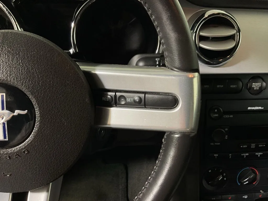 Ford Mustang photo 23