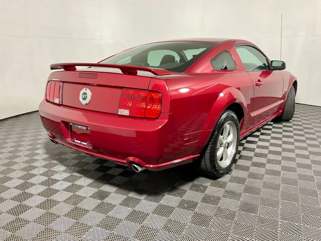 Ford Mustang photo 12