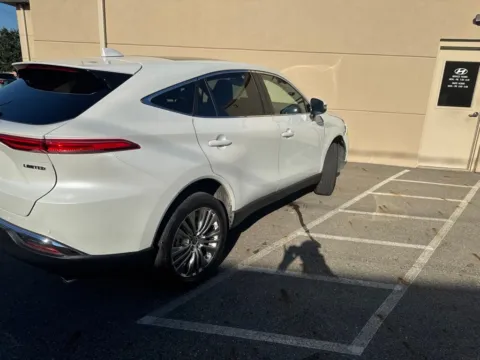 More photos of 2024 Toyota Venza Limited at Don Wood Hyundai, OH