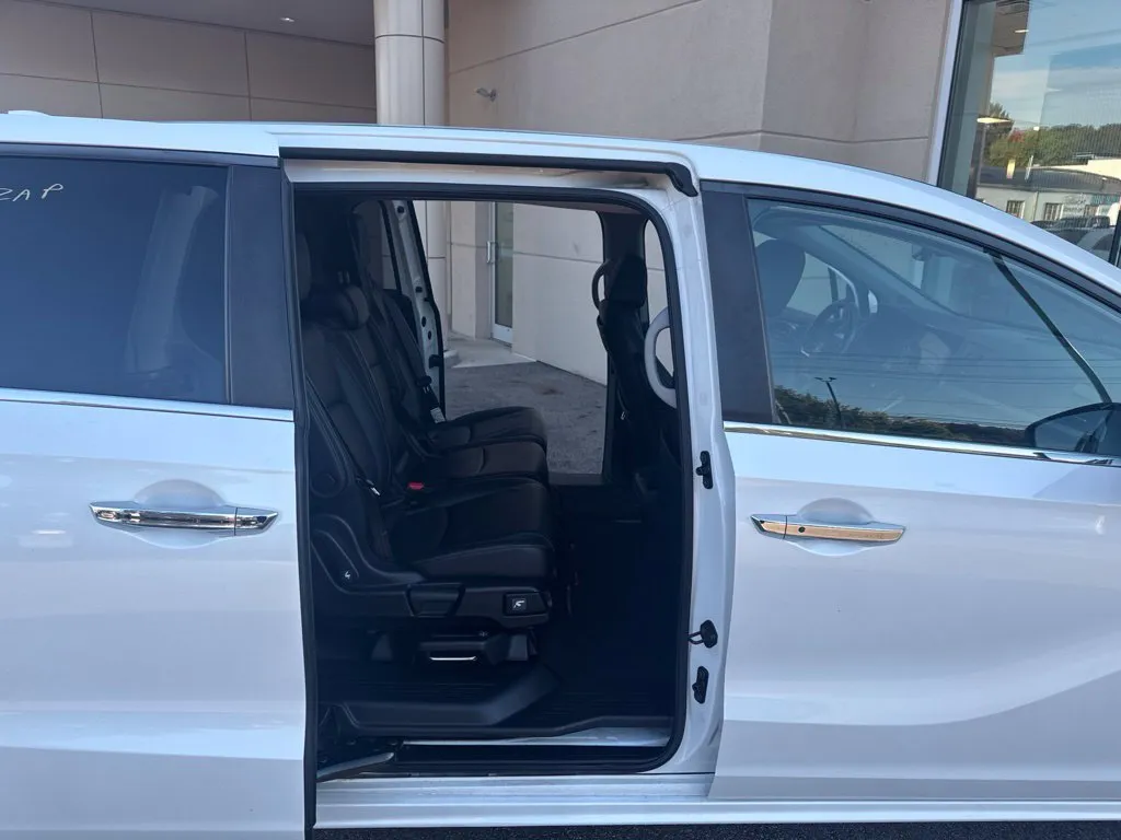 Honda Odyssey photo 14