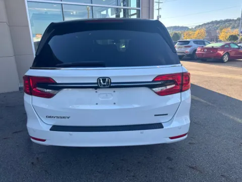 More photos of 2022 Honda Odyssey Touring at Don Wood Hyundai, OH