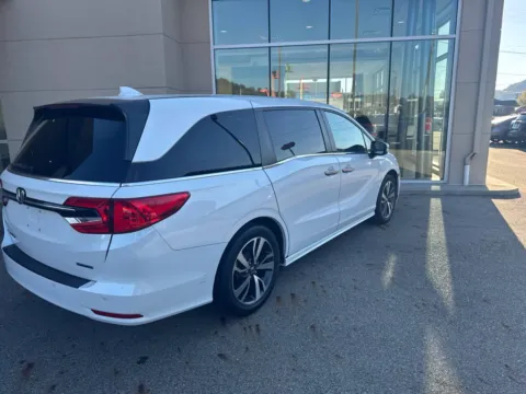 More photos of 2022 Honda Odyssey Touring at Don Wood Hyundai, OH