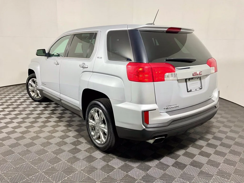 GMC Terrain photo 9