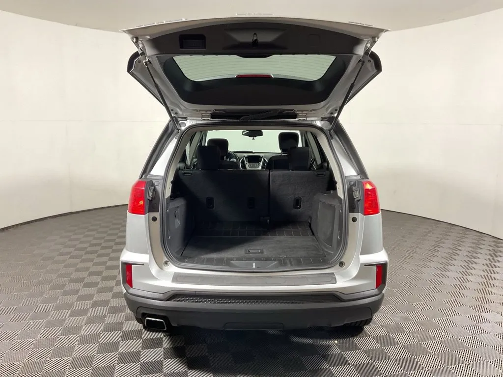 GMC Terrain photo 13