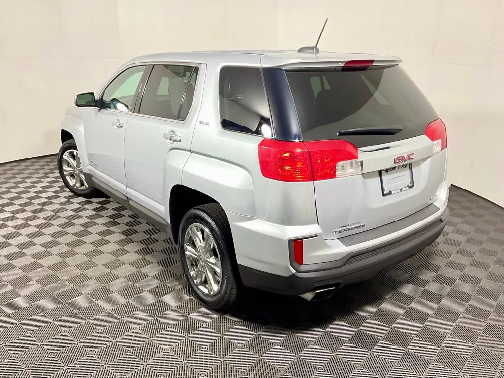 GMC Terrain photo 11
