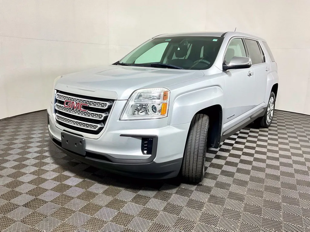 GMC Terrain photo 2