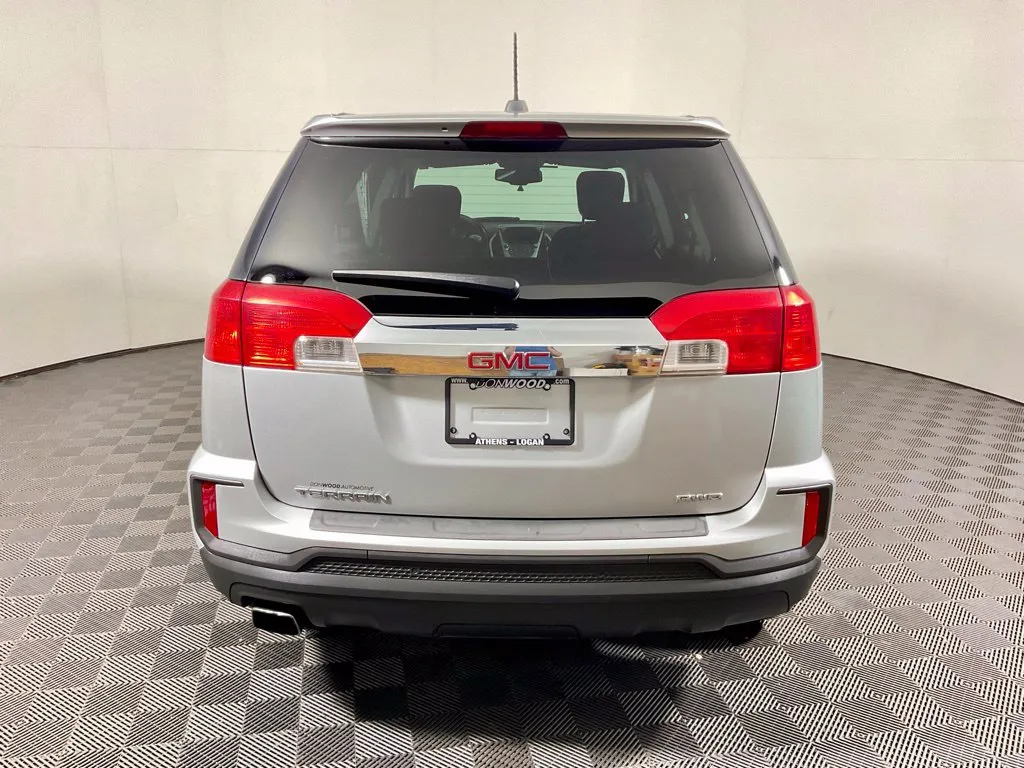 GMC Terrain photo 12