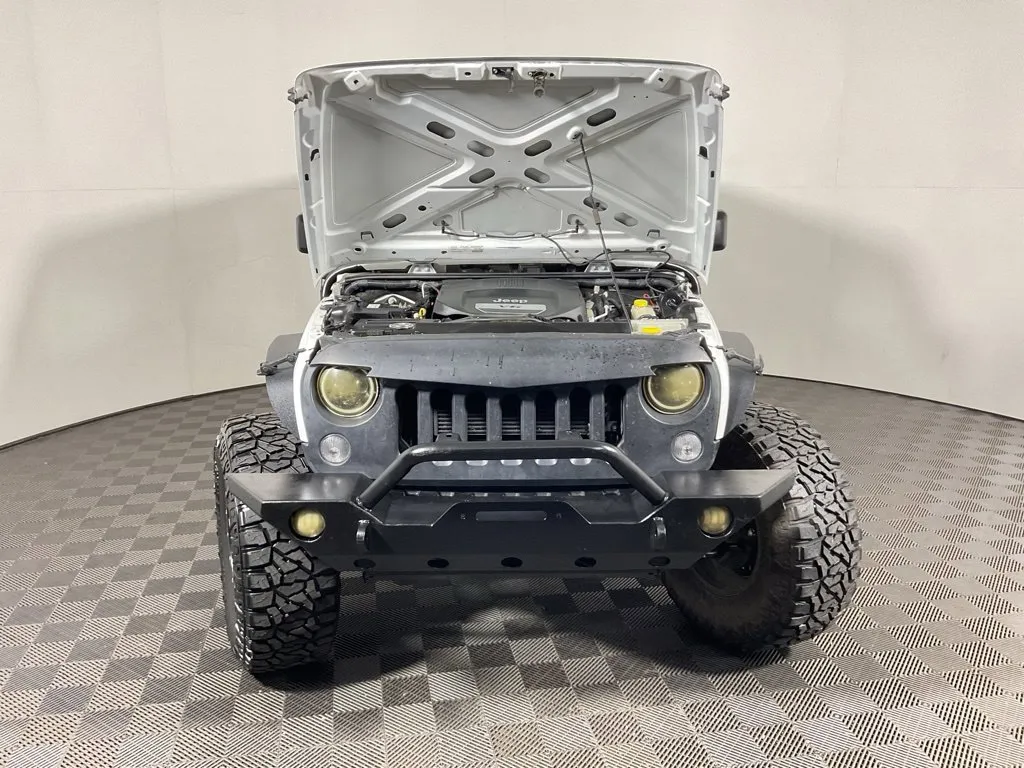 Jeep Wrangler photo 7