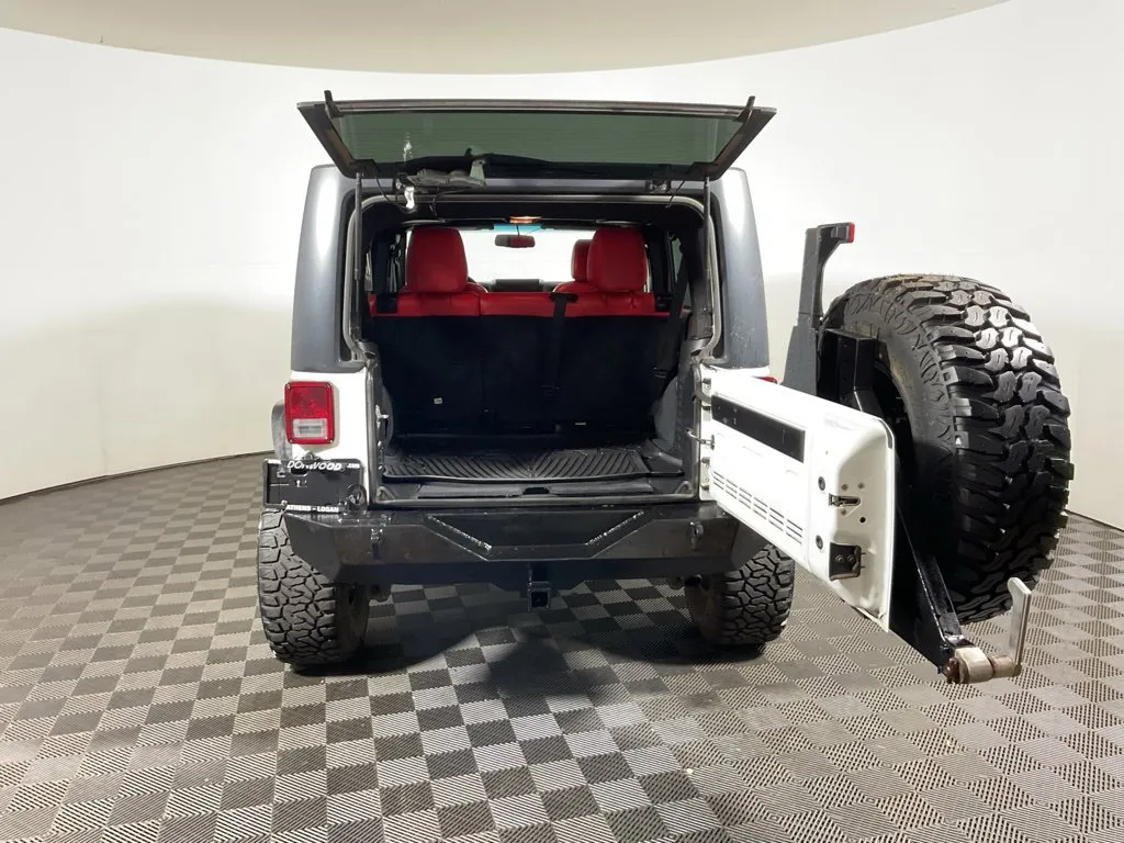 Jeep Wrangler photo 13