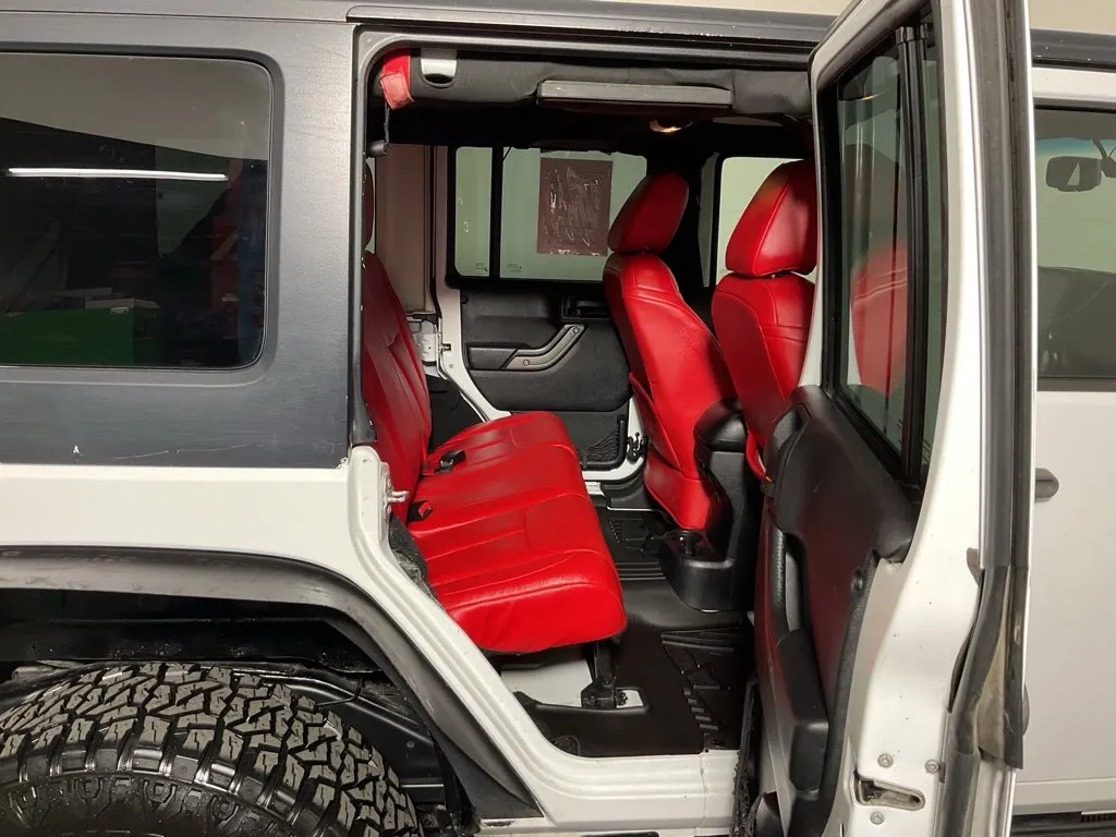 Jeep Wrangler photo 30