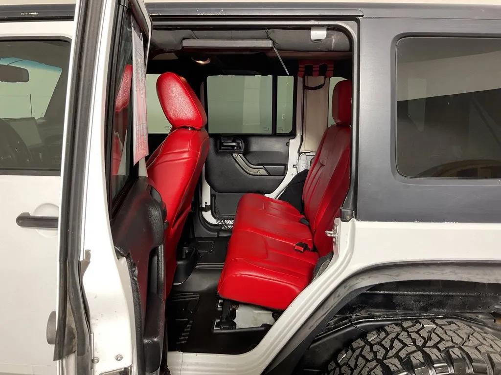 Jeep Wrangler photo 28