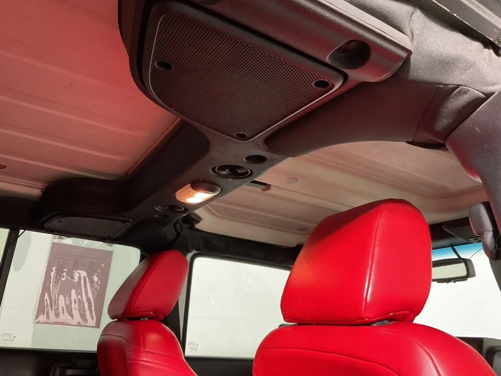 Jeep Wrangler photo 3