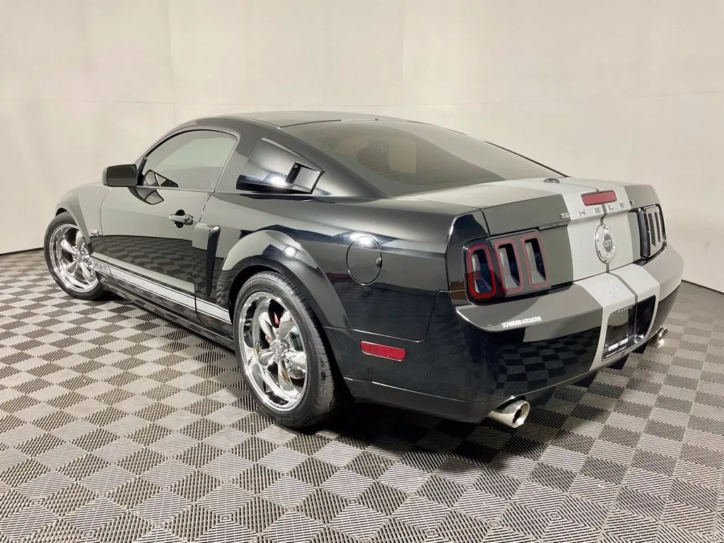Ford Mustang photo 6