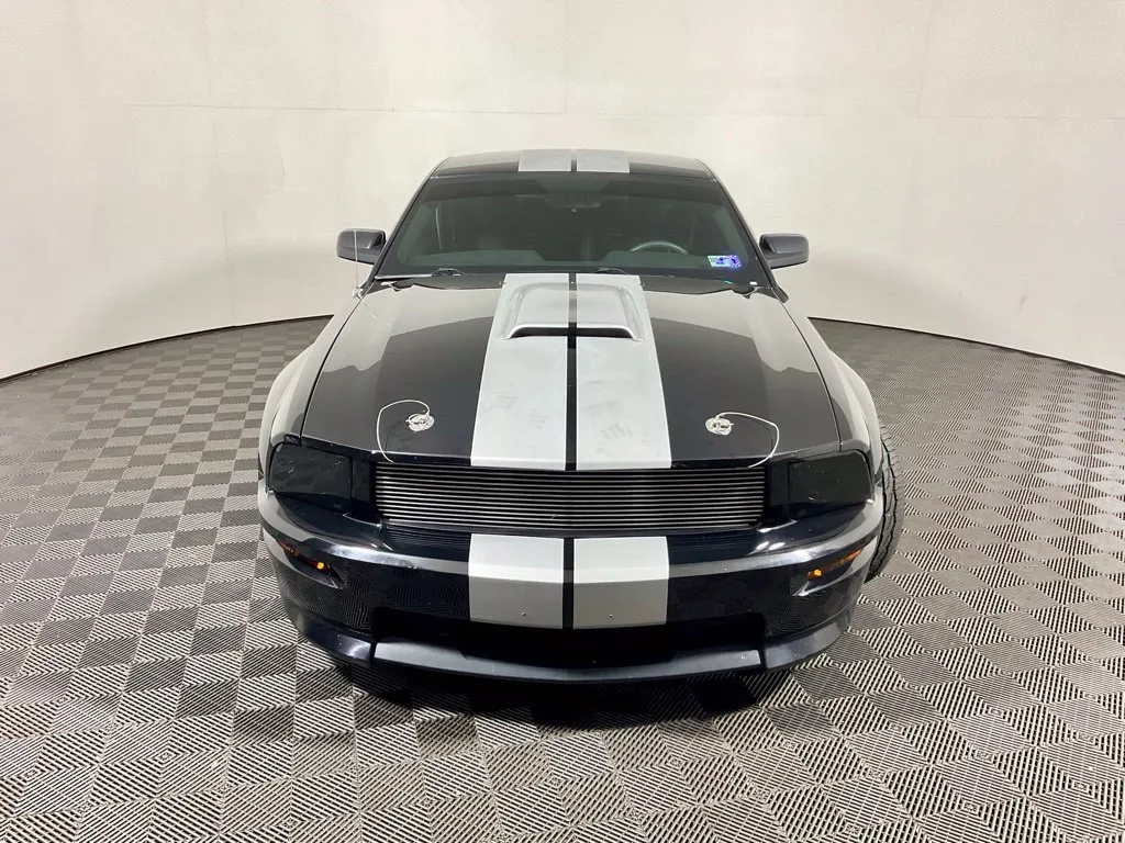 Ford Mustang photo 4