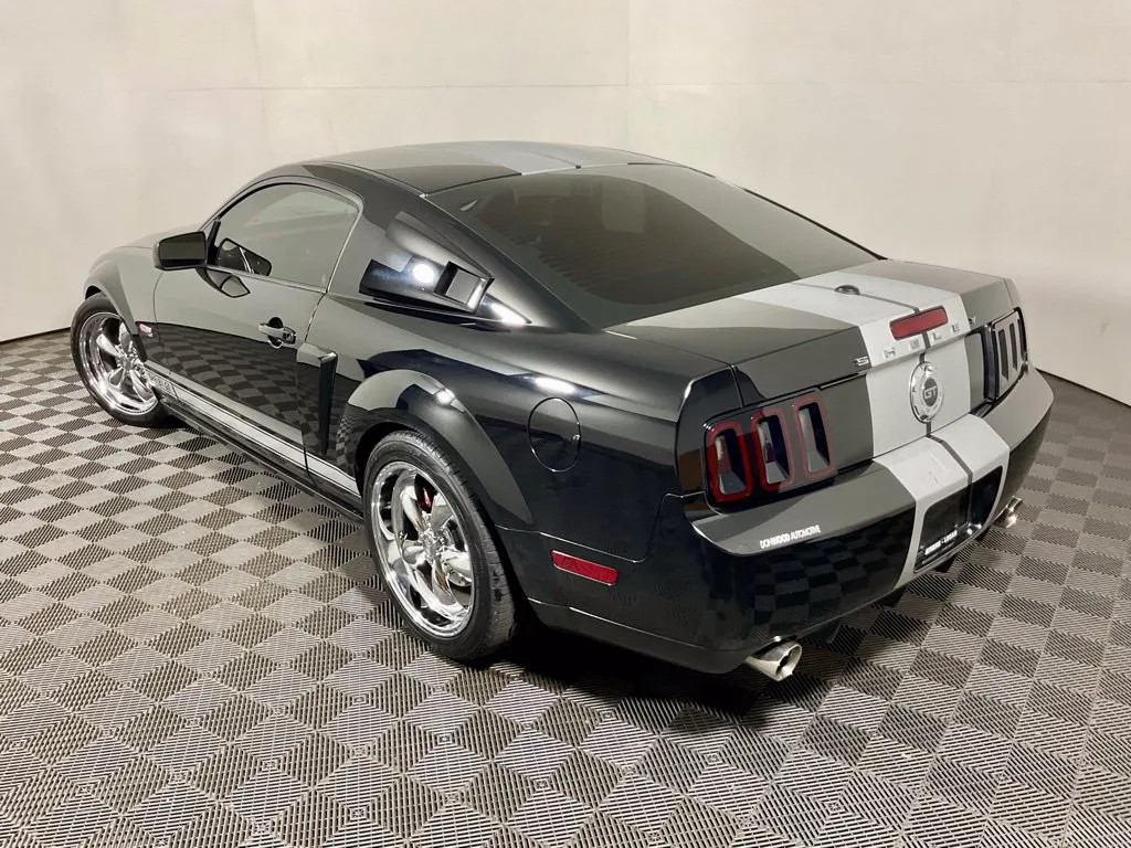 Ford Mustang photo 7