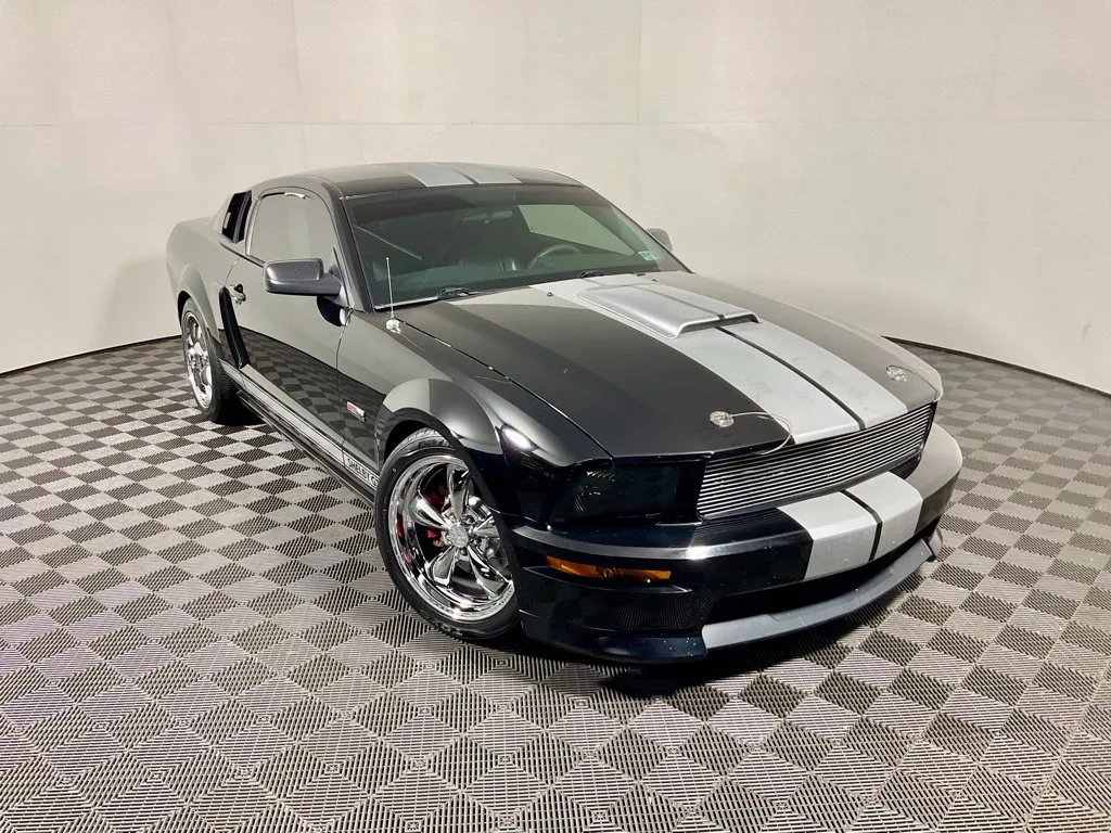 Ford Mustang photo 3