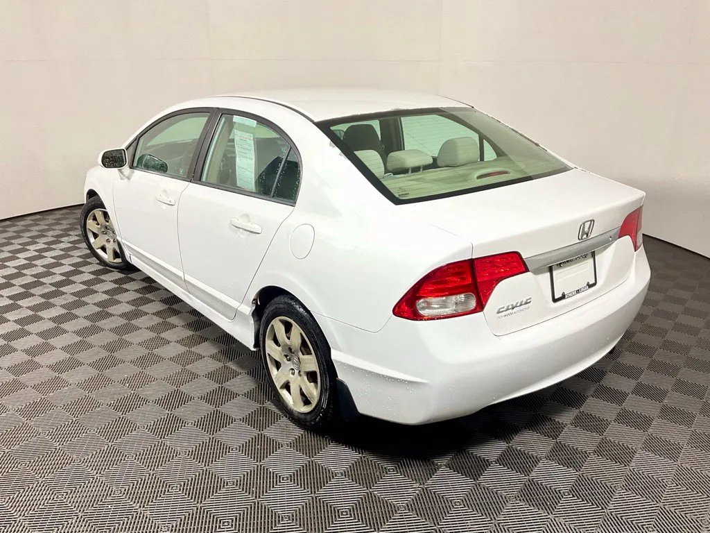 Honda Civic photo 8