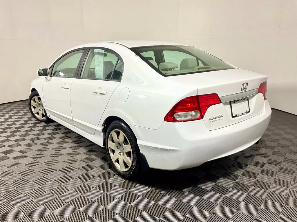 Honda Civic photo 7