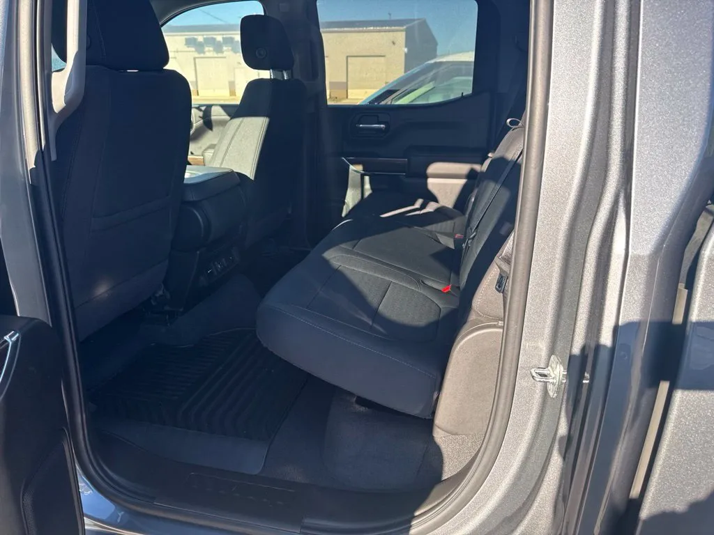 Chevrolet Silverado photo 7