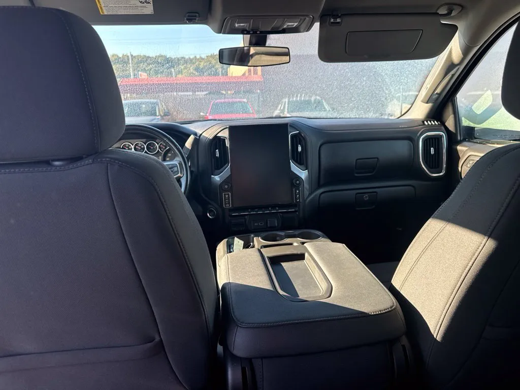 Chevrolet Silverado photo 9