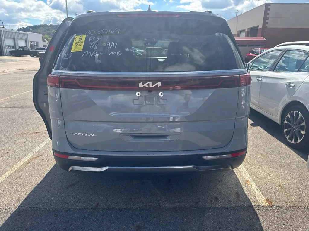 Kia Carnival photo 5