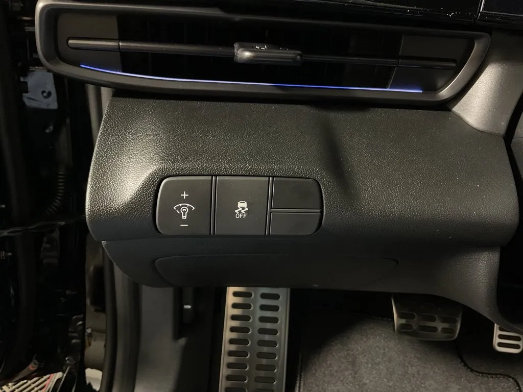 Hyundai Elantra N photo 30