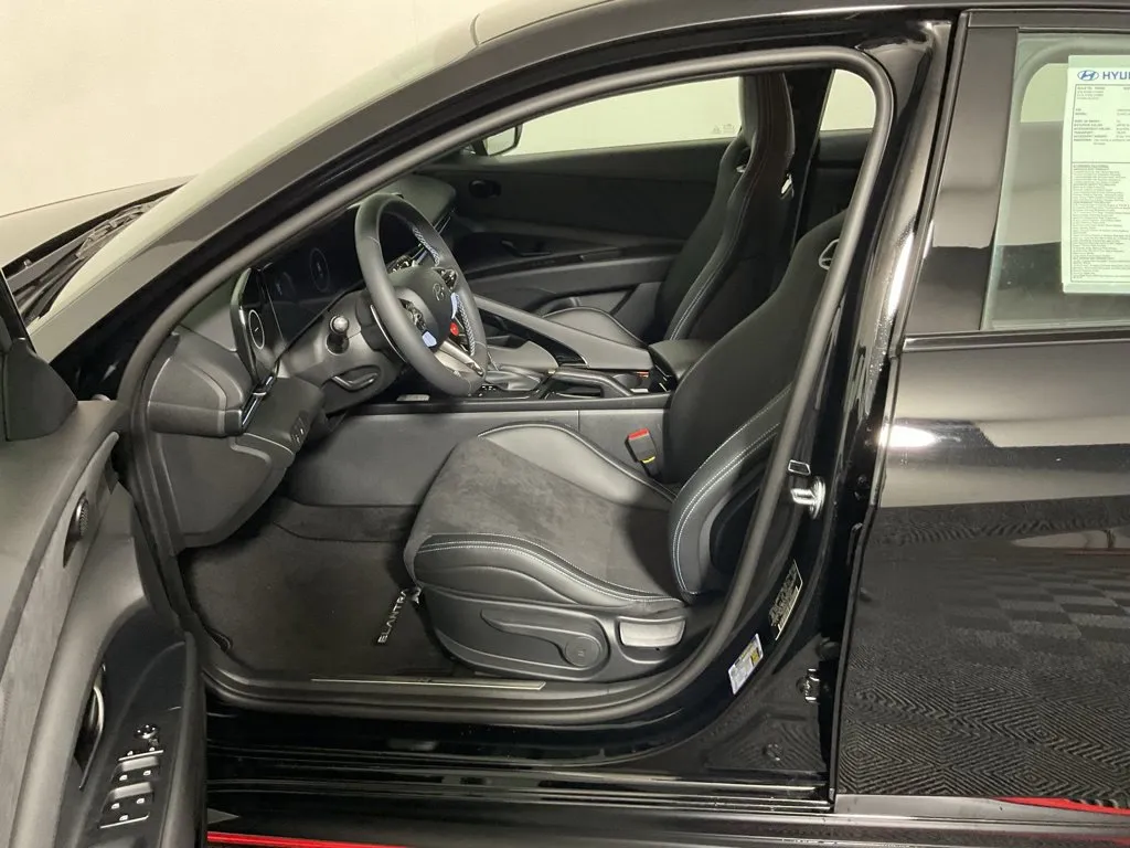 Hyundai Elantra N photo 22
