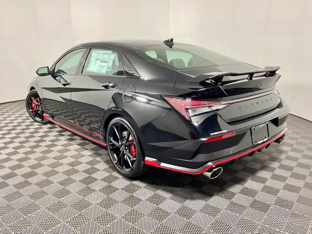 Hyundai Elantra N photo 13