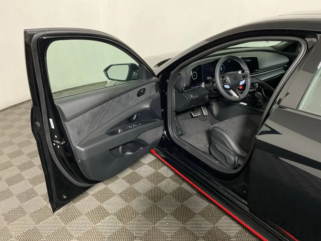 Hyundai Elantra N photo 20