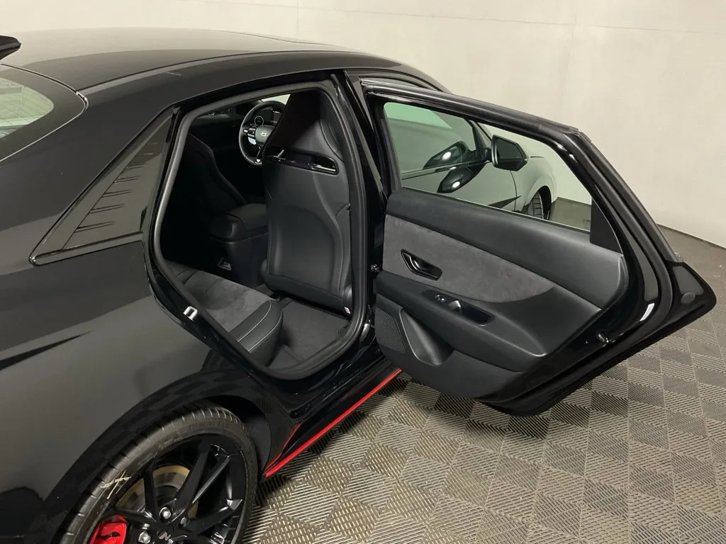 Hyundai Elantra N photo 35