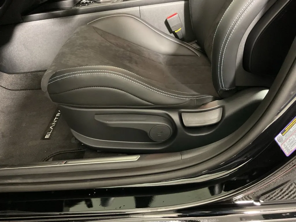 Hyundai Elantra N photo 23