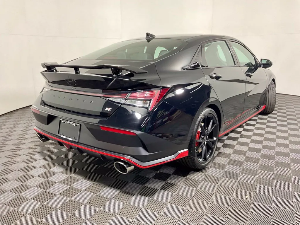 Hyundai Elantra N photo 18
