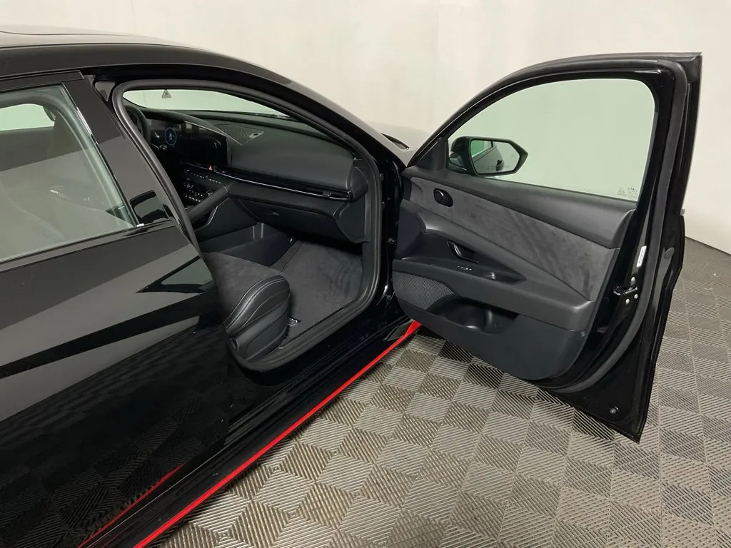 Hyundai Elantra N photo 37