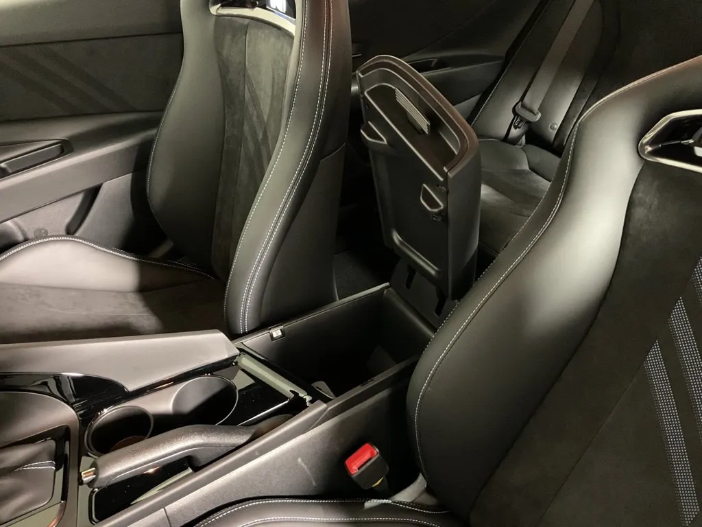 Hyundai Elantra N photo 32
