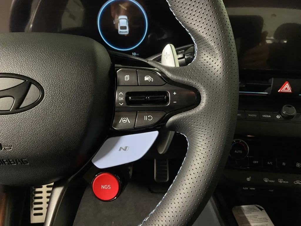 Hyundai Elantra N photo 29