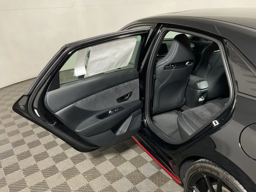 Hyundai Elantra N photo 33