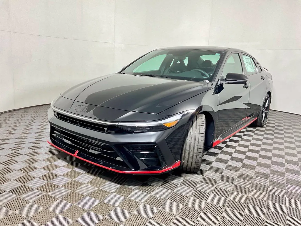 Hyundai Elantra N photo 2