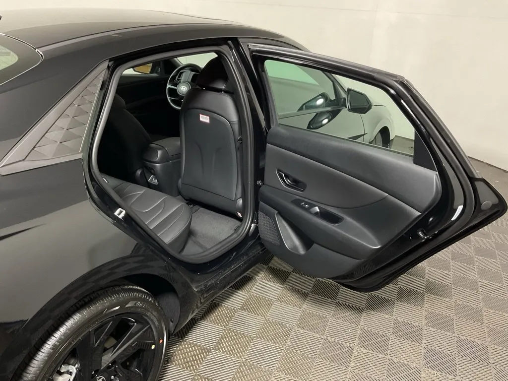 Hyundai Elantra photo 34