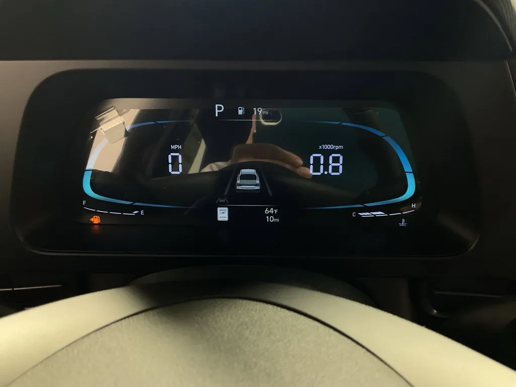 Hyundai Elantra photo 26