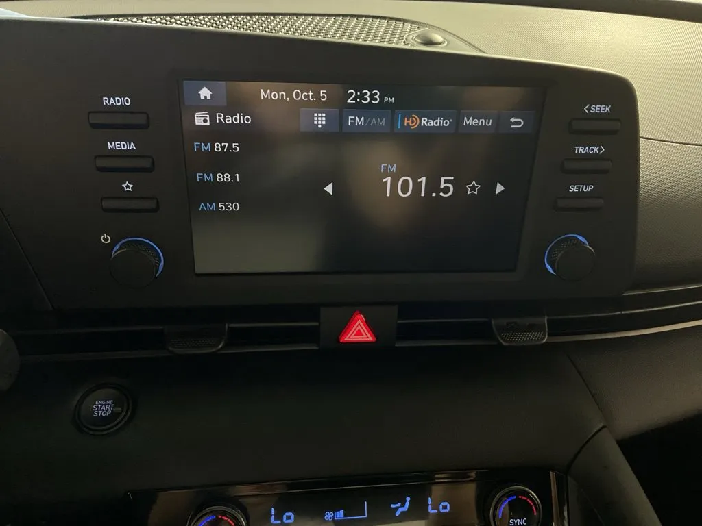 Hyundai Elantra photo 24
