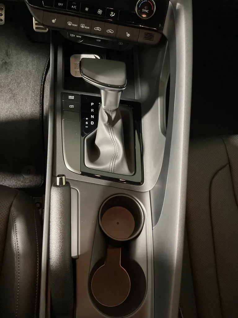 Hyundai Elantra photo 30