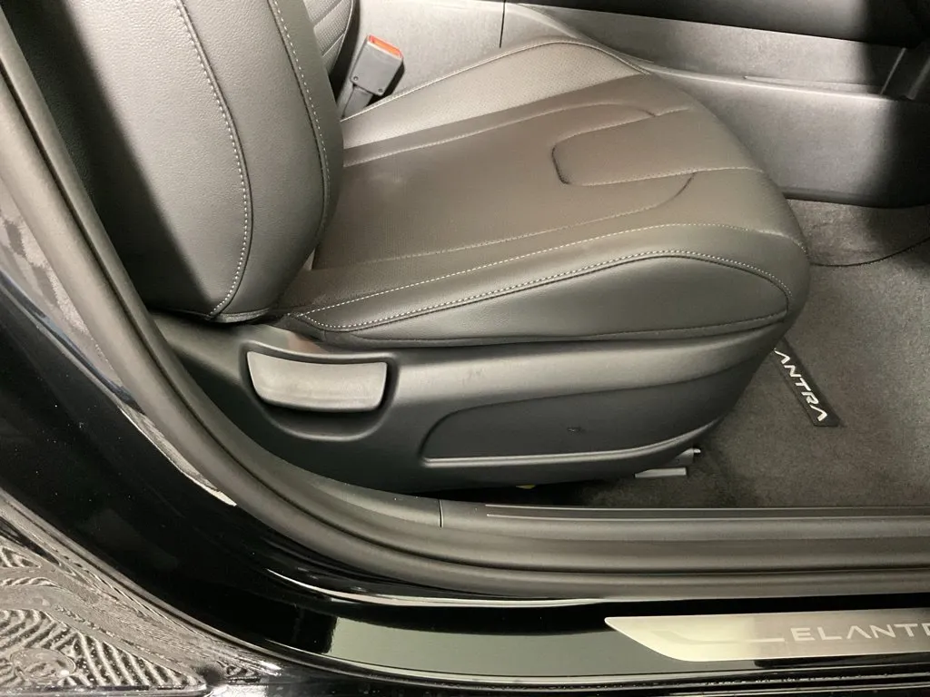 Hyundai Elantra photo 38