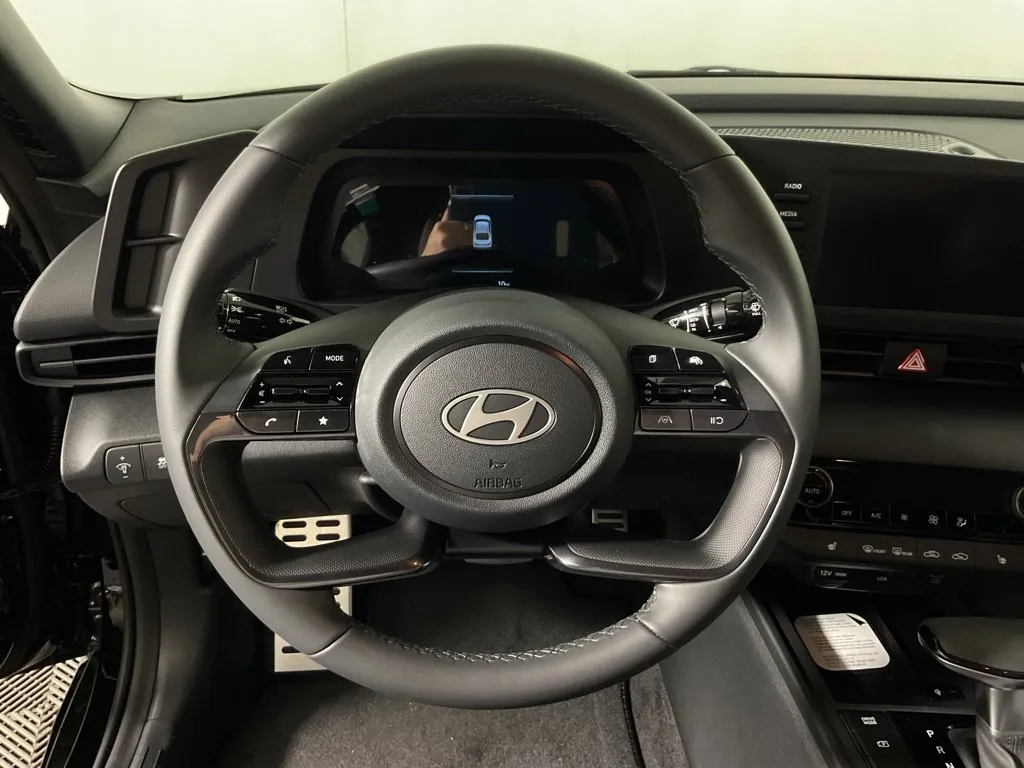 Hyundai Elantra photo 25