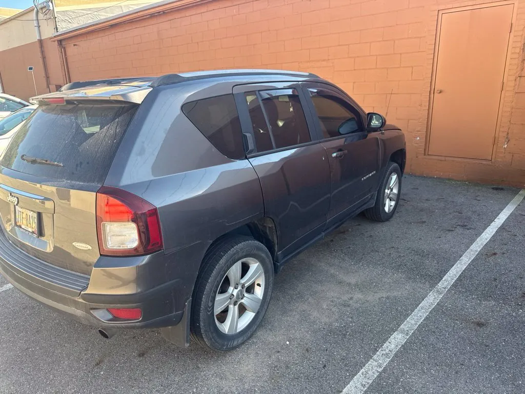 Jeep Compass photo 4