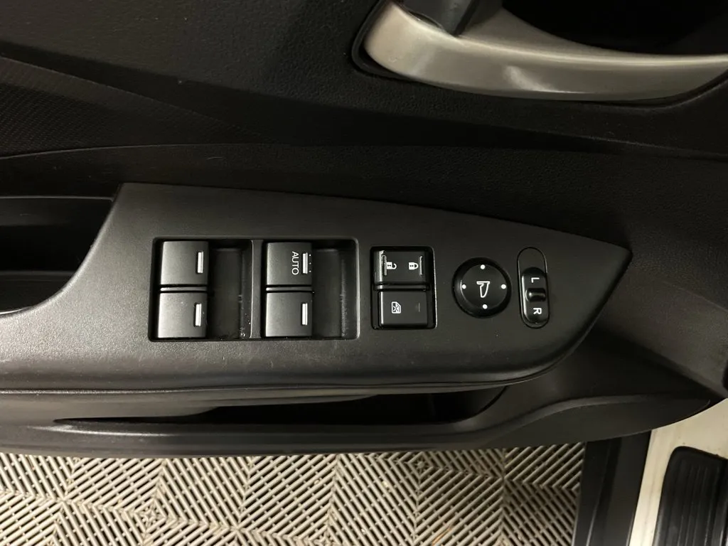 Honda CR-V photo 16