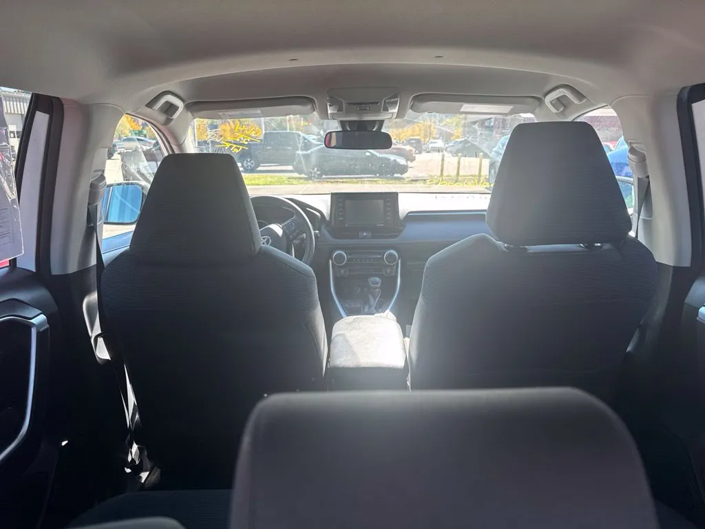 Toyota RAV4 photo 7