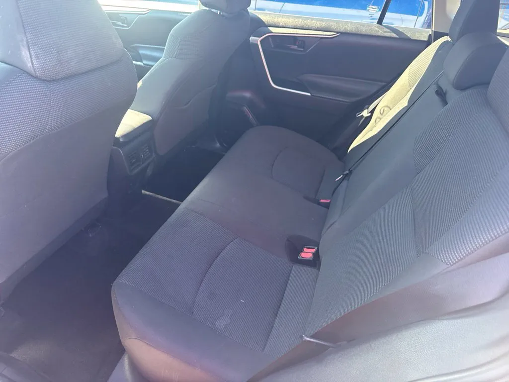 Toyota RAV4 photo 8