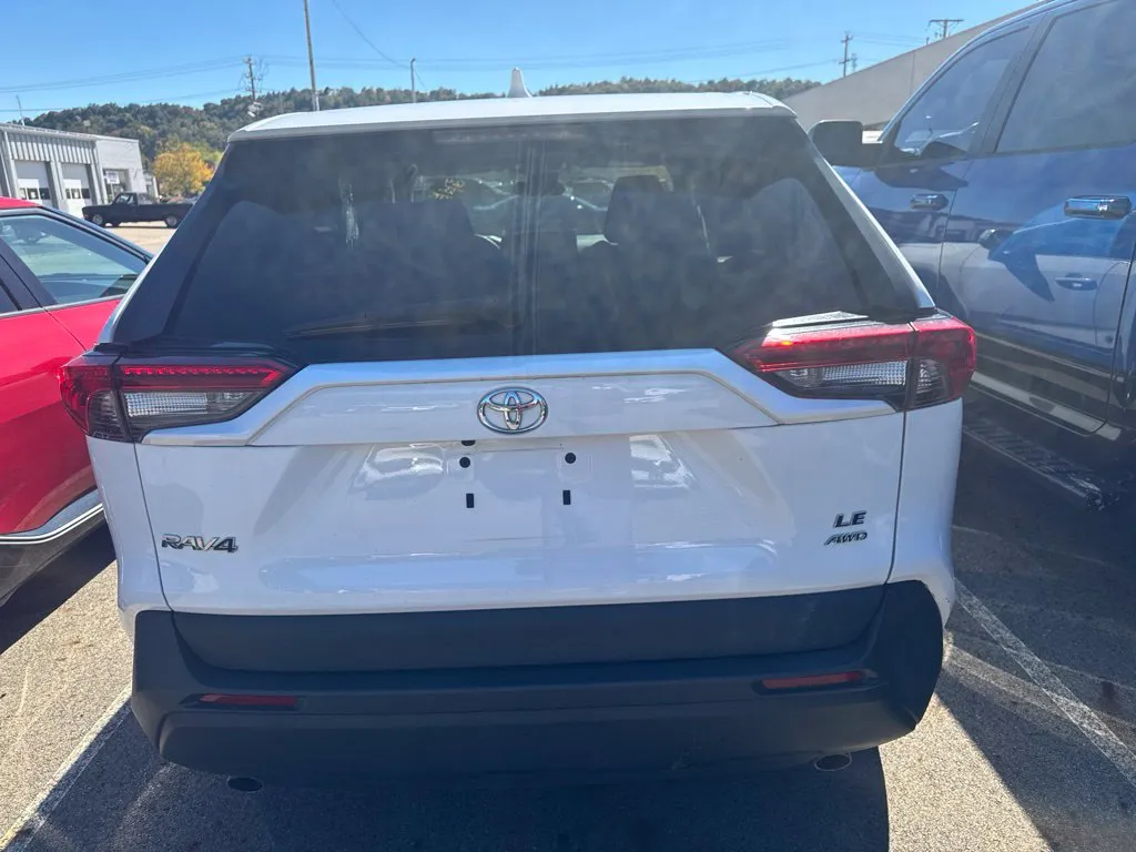 Toyota RAV4 photo 4