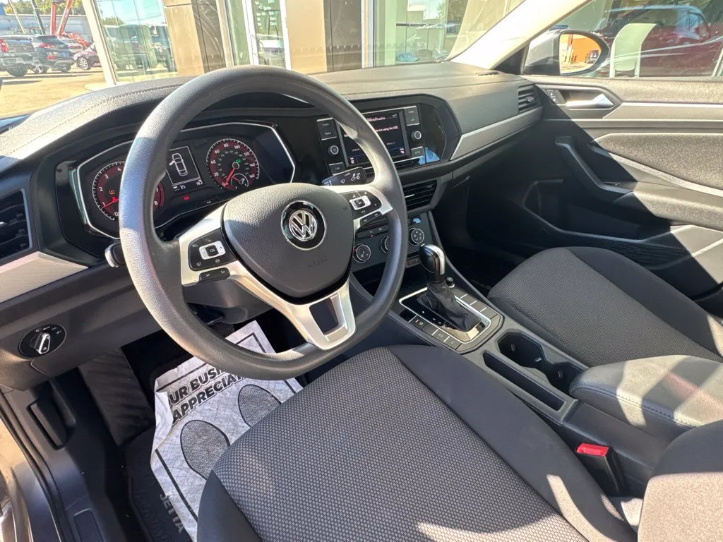 Volkswagen Jetta photo 6
