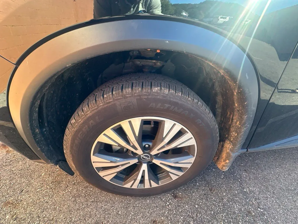 Nissan Rogue photo 18